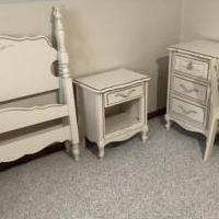 Twin Bed set for sale in River Edge NJ by Garage Sale Showcase member Schweigerm, posted 03/21/2020