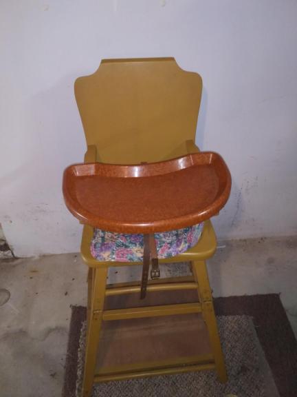 BABY HIGH CHAIR for sale in Saint Joseph MI
