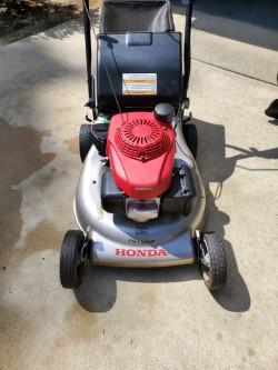 Honda Lawn Mower - Model HRR2169VKA for sale in Pinehurst NC