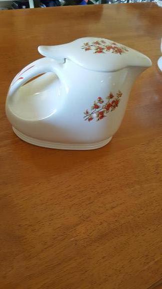 Serving Pitcher. Vintage.  (Universal Cambridge) for sale in Sterling Heights MI