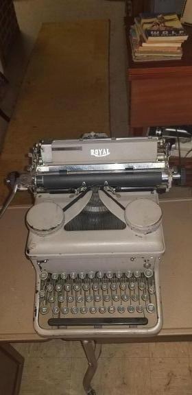 Royal khm 1937 typewriter for sale in Farmerville LA