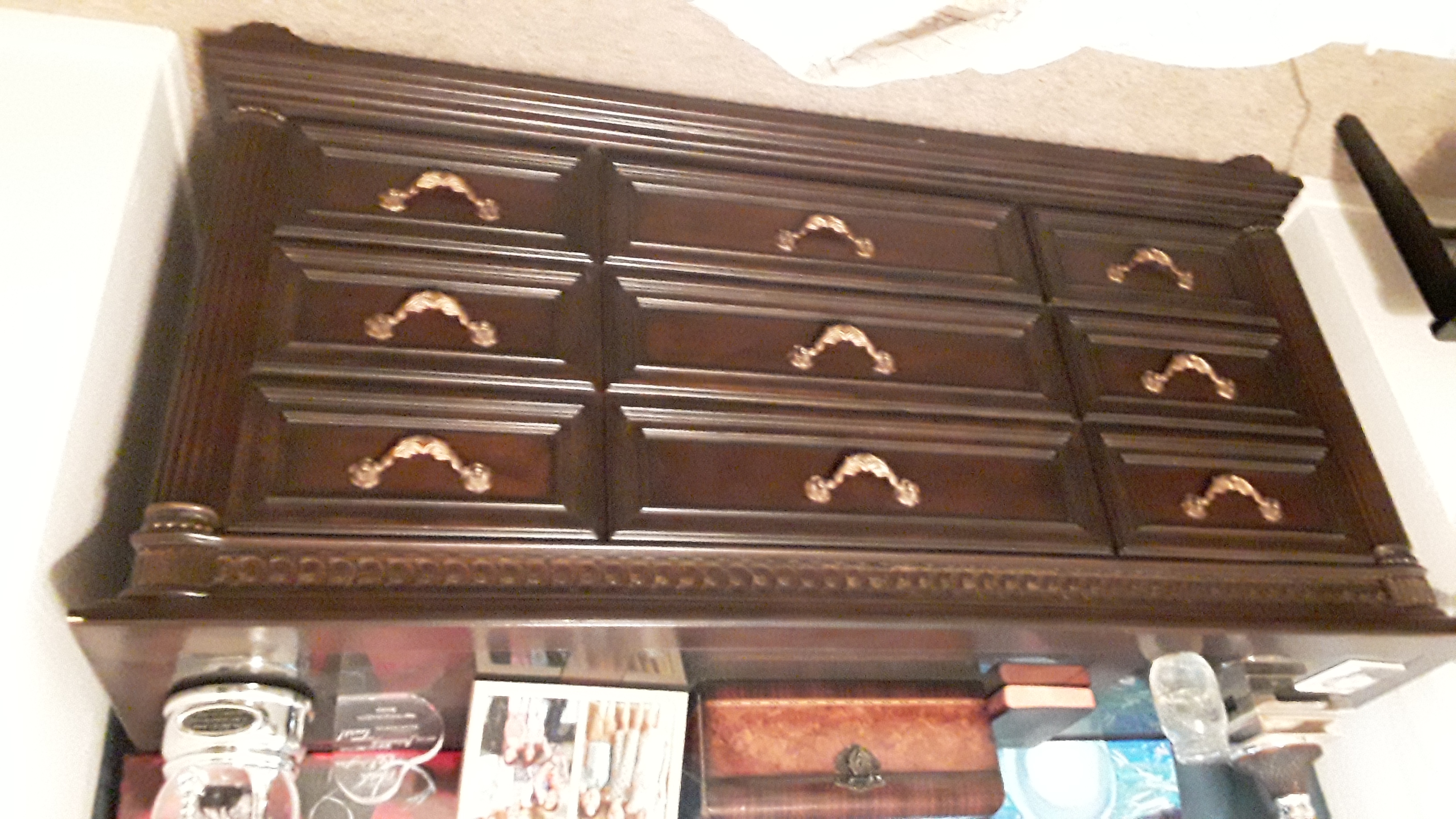 Dark Mahogany Wood Bedroom Set