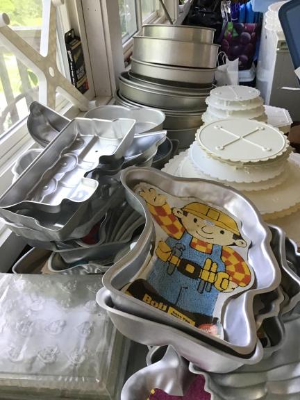 Wilton, cake decorating, candy making for sale in Burnt Cabins PA