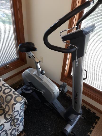 Lifecore 900ub stationary bike for sale in Fort Wayne IN