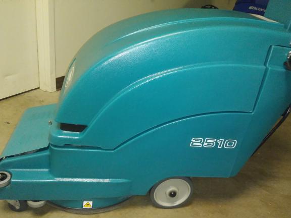 Tennant 2510 Battery Power Burnisher for sale in Carpentersville IL