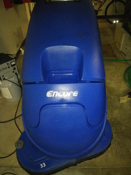 Clark Encore 33" auto scrubber Walk behind for sale in Carpentersville IL