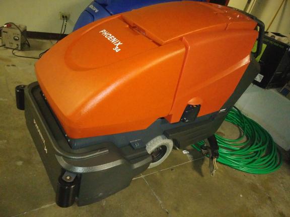 Phoenix 33" Auto scrubber walkbehind for sale in Carpentersville IL