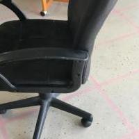 DESK CHAIR for sale in Naples FL by Garage Sale Showcase member wassefmx, posted 06/03/2020