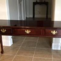 Bedroom Table for sale in Hutto TX by Garage Sale Showcase member jawalling, posted 05/10/2020