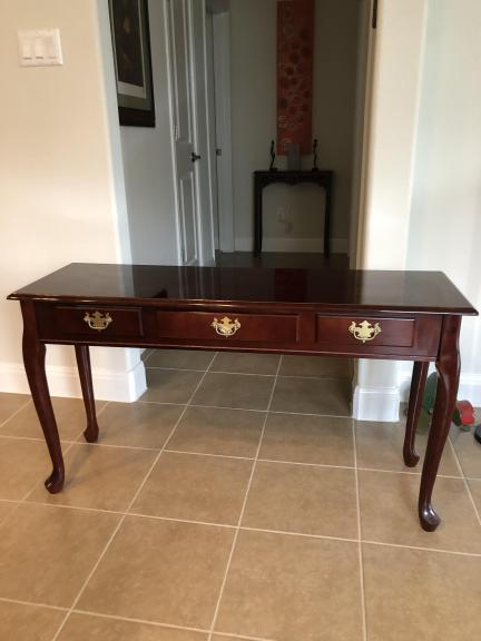 Bedroom Table for sale in Hutto TX
