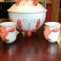 Vietri soup tureen and mugs for sale in Southern Pines NC by Garage Sale Showcase member phoebe, posted 04/15/2020