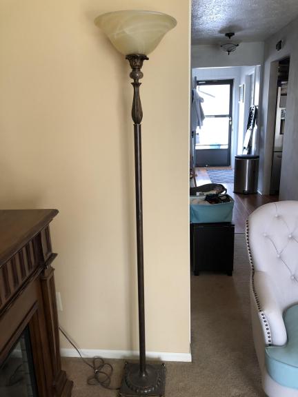 Floor lamp for sale in Sandusky OH