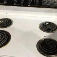 Electric range for sale in Sandusky OH by Garage Sale Showcase member Ren408, posted 05/16/2021