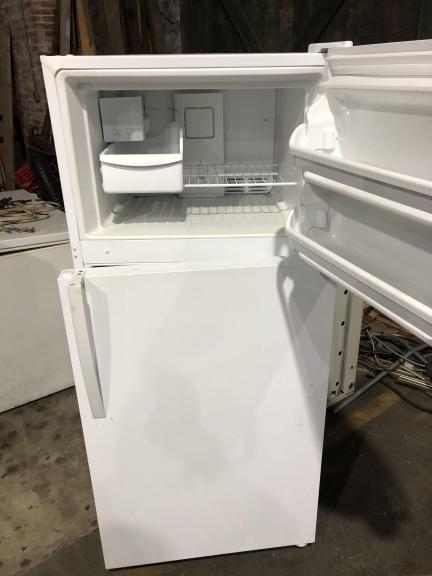 18cuf refrigerator for sale in Sandusky OH