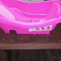Pink Baby 2 In 1 Bathtub for sale in Abilene TX by Garage Sale Showcase member BabyJaliyah18, posted 07/30/2021