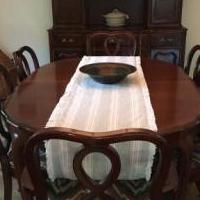 Dining Room set circa 1950 for sale in Monroe NY by Garage Sale Showcase member nadeensue, posted 08/02/2021