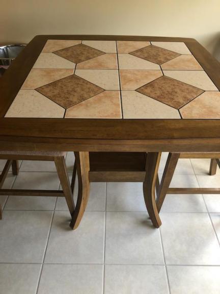 Kitchen dinette set