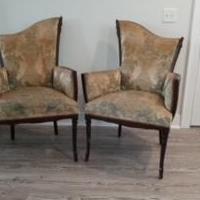 Vintage chairs for sale in Edison NJ by Garage Sale Showcase member Elaynesch, posted 04/10/2021