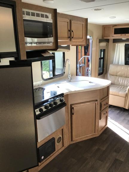 2018 Starcraft travel trailer