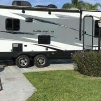 2018 Starcraft travel trailer for sale in Fort Myers FL by Garage Sale Showcase member Dnicker, posted 08/04/2021