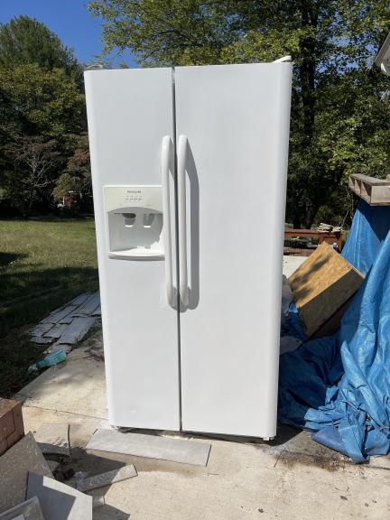 Frigidaire Side by Side Refrigerator for sale in Stanardsville VA