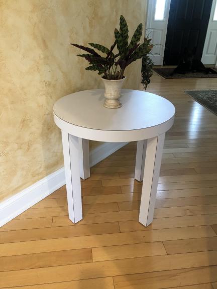Retro white round table for sale in New Hope PA