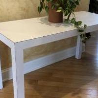 Retro Accent White Table for sale in New Hope PA by Garage Sale Showcase member Cayacaya123, posted 04/29/2021