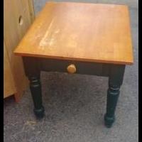 End Table for sale in Warminster PA by Garage Sale Showcase member emmybec2, posted 08/29/2021