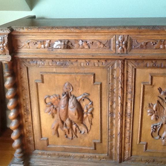 Carved Wooden Bar with 4 Bar Stools