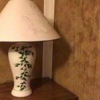 Table lamp for sale in Dandridge TN by Garage Sale Showcase member Shalimar, posted 11/11/2021