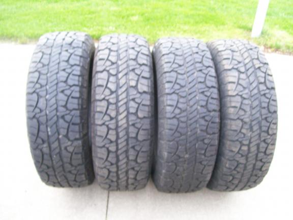 Garage sale in Leipsic, Ohio of Garage Sale Showcase Member boat93.