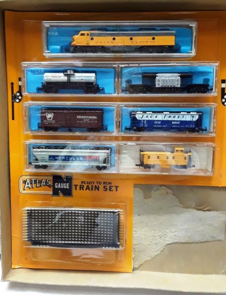 Atlas N SAtlas N Scale Vintage Train Setcale Vintage Train Set