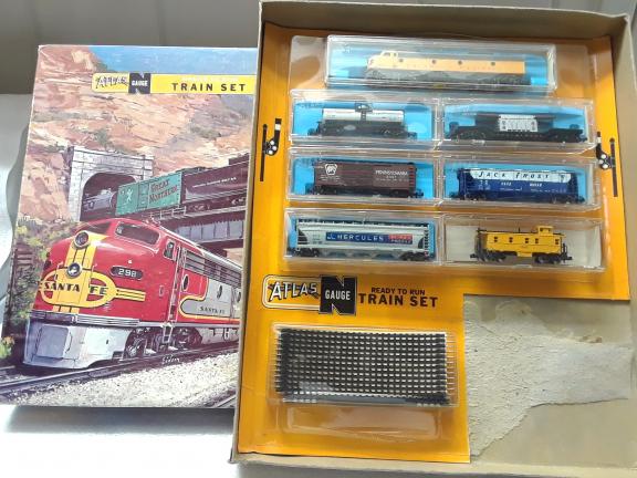 Atlas N SAtlas N Scale Vintage Train Setcale Vintage Train Set
