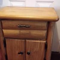 Wooden stand for sale in Delta OH by Garage Sale Showcase member sweetpea4, posted 08/21/2021