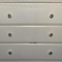 Dresser for sale in Crosby ND by Garage Sale Showcase member PattyMac, posted 11/12/2022
