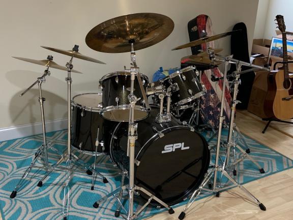 5 Piece Drum Set w/ Multiple Cymbals and Case for sale in Clarksville VA