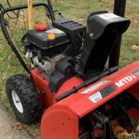 Snowblower for sale in Valparaiso IN by Garage Sale Showcase member steffan123, posted 12/09/2022