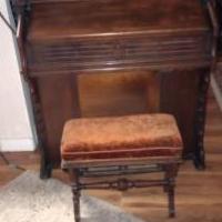 Antique Pump Organ for sale in Tyler TX by Garage Sale Showcase member Miranda Jones, posted 01/22/2023