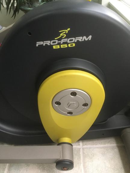 PRO-FORM 850 Elliptical Fitness Machine (Space-Saver)