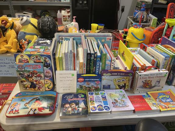 Garage Sale 110 Blue Grass Way Oxford, GA 10/7-10/8 8-4PM