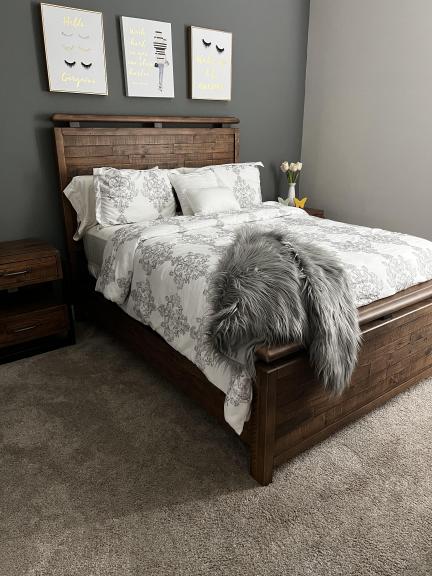 Full bed room queen size for sale in Fernandina Beach FL