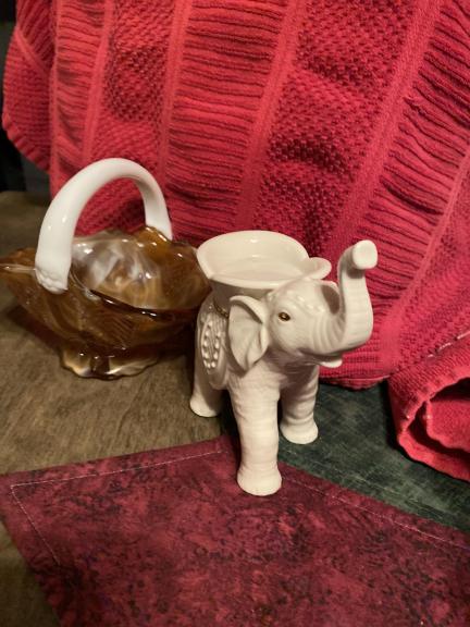 Garage sale in York, Pennsylvania of Garage Sale Showcase Member Deb found it. 12 items currently listed for sale.