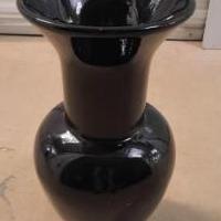 Black Vase for sale in Brunswick GA by Garage Sale Showcase member jwilliams133, posted 07/13/2022