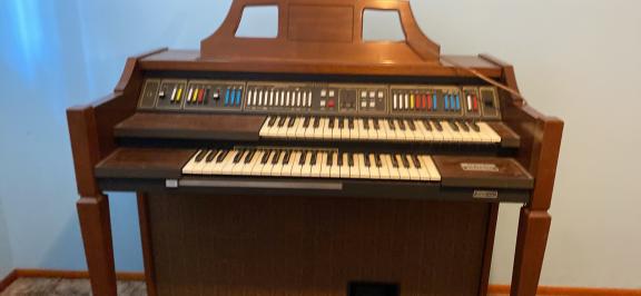 Electric Organ for sale in Lorain OH