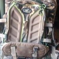 Insights bow hunting backpack for sale in Bismarck ND by Garage Sale Showcase member Tiffanyteresesanders, posted 01/18/2022