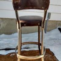 Vintage metal stool for sale in Bismarck ND by Garage Sale Showcase member Tiffanyteresesanders, posted 01/18/2022