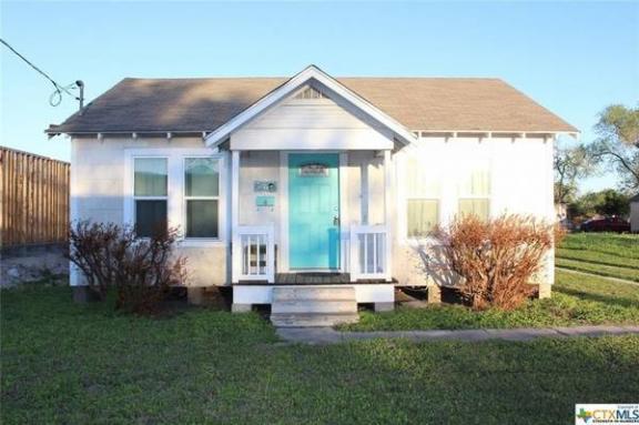 Garage sale in Rockport, Texas of Garage Sale Showcase Member ladlerl. 2 items currently listed for sale.