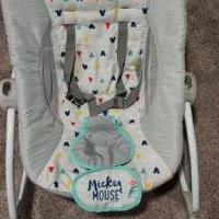 Baby rocker for sale in Toledo OH by Garage Sale Showcase member Gary Kile, posted 06/27/2022