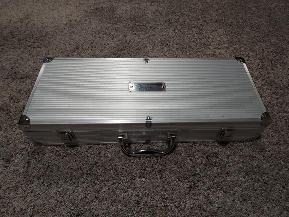 Grilling tools set, in metal case
