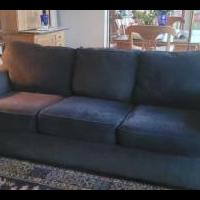 Living room Sofa for sale in Tabernash CO by Garage Sale Showcase member mjrichards, posted 05/18/2023